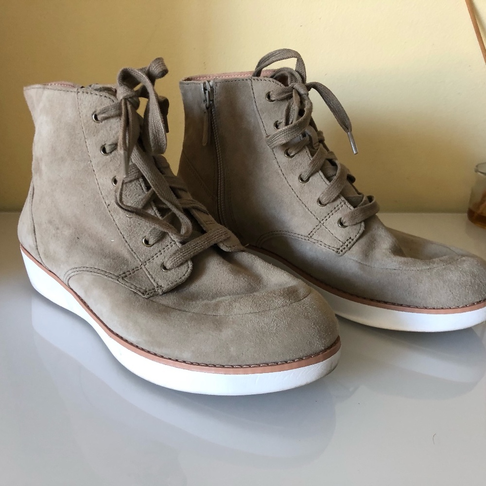 FitFlop Kaya Lace-Up Bootie Size 7